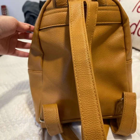 Used - Picture 3 of 3